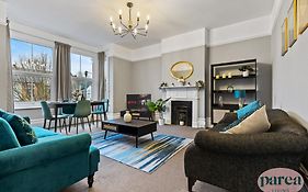 Parea Living - Leytonstone, 2-Bedroom Serviced Apartment, Free Parking, Remote Working